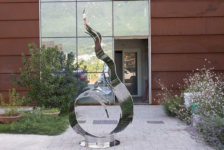 scultura inox lucido