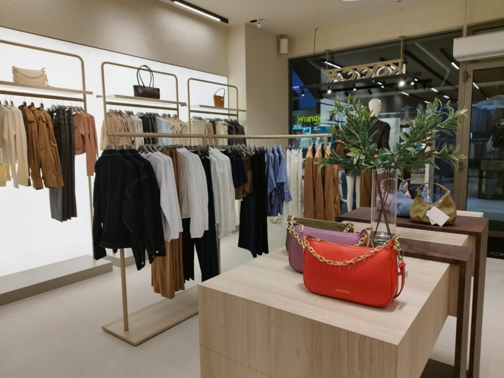 arredo-negozio-su-misura-palmanova (17)