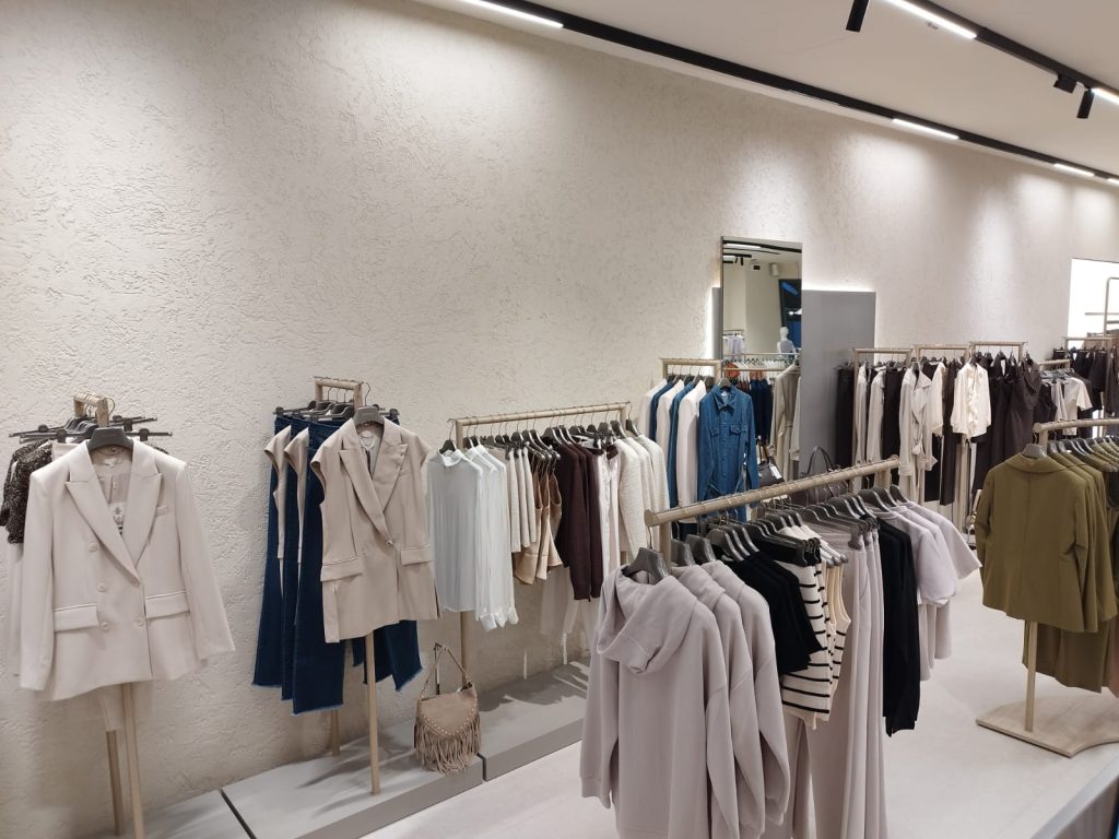 arredo-negozio-su-misura-palmanova (23)
