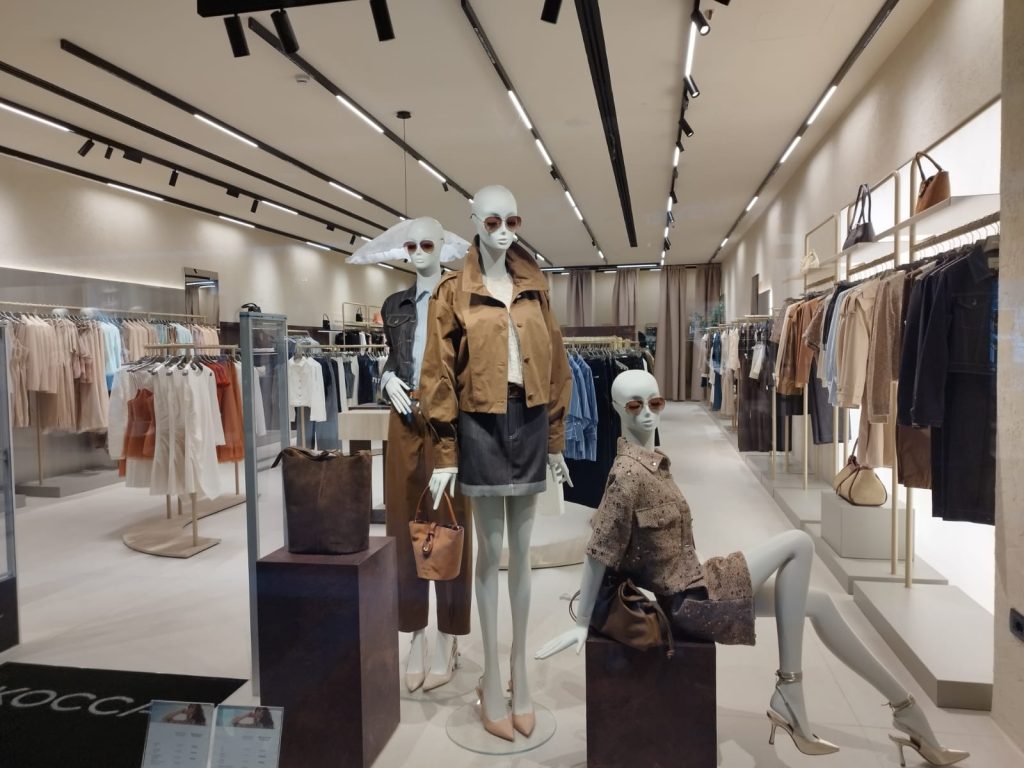 arredo-negozio-su-misura-palmanova (44)